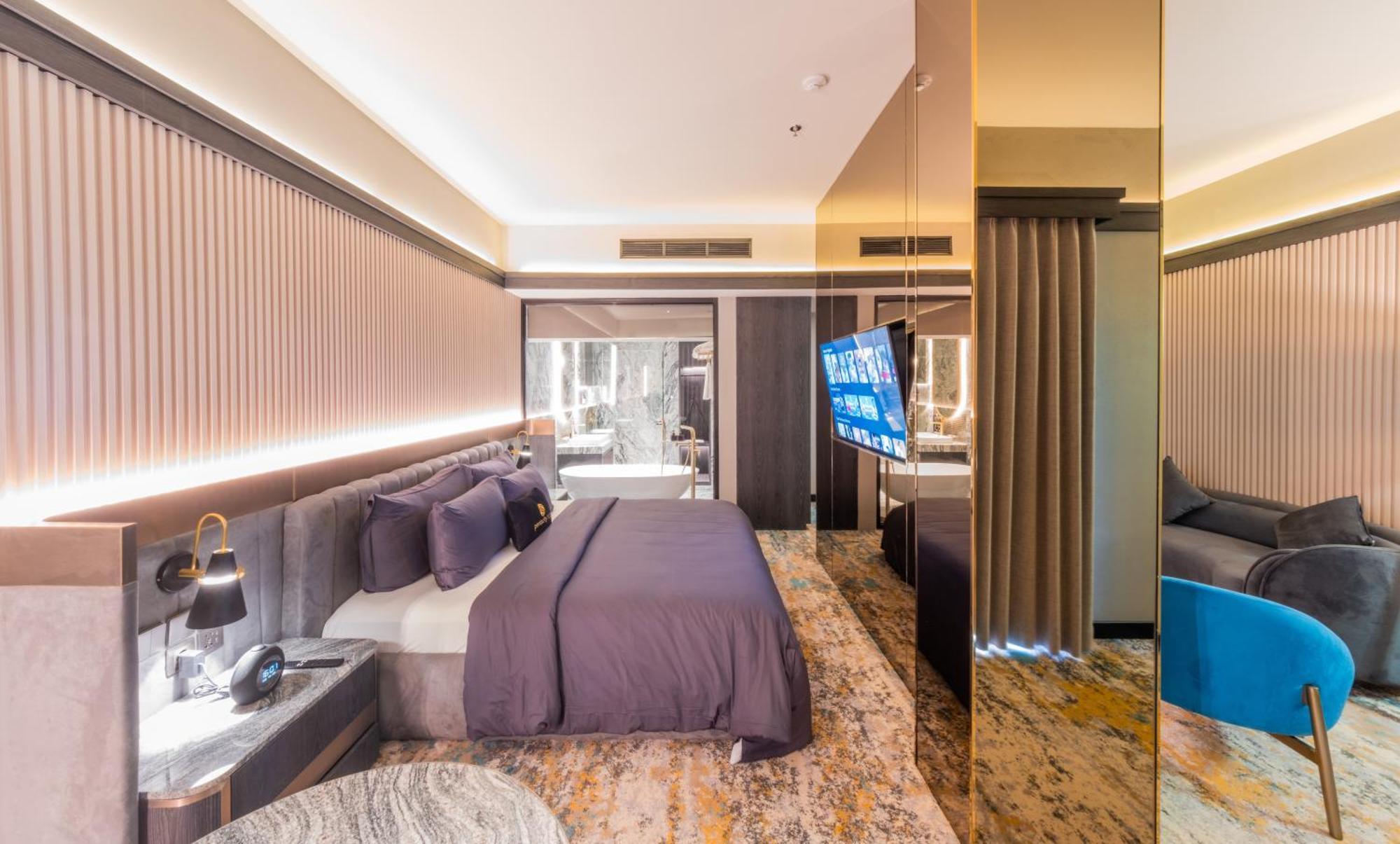 The All - Suite Pentacity Hotel Balikpapan Exterior photo