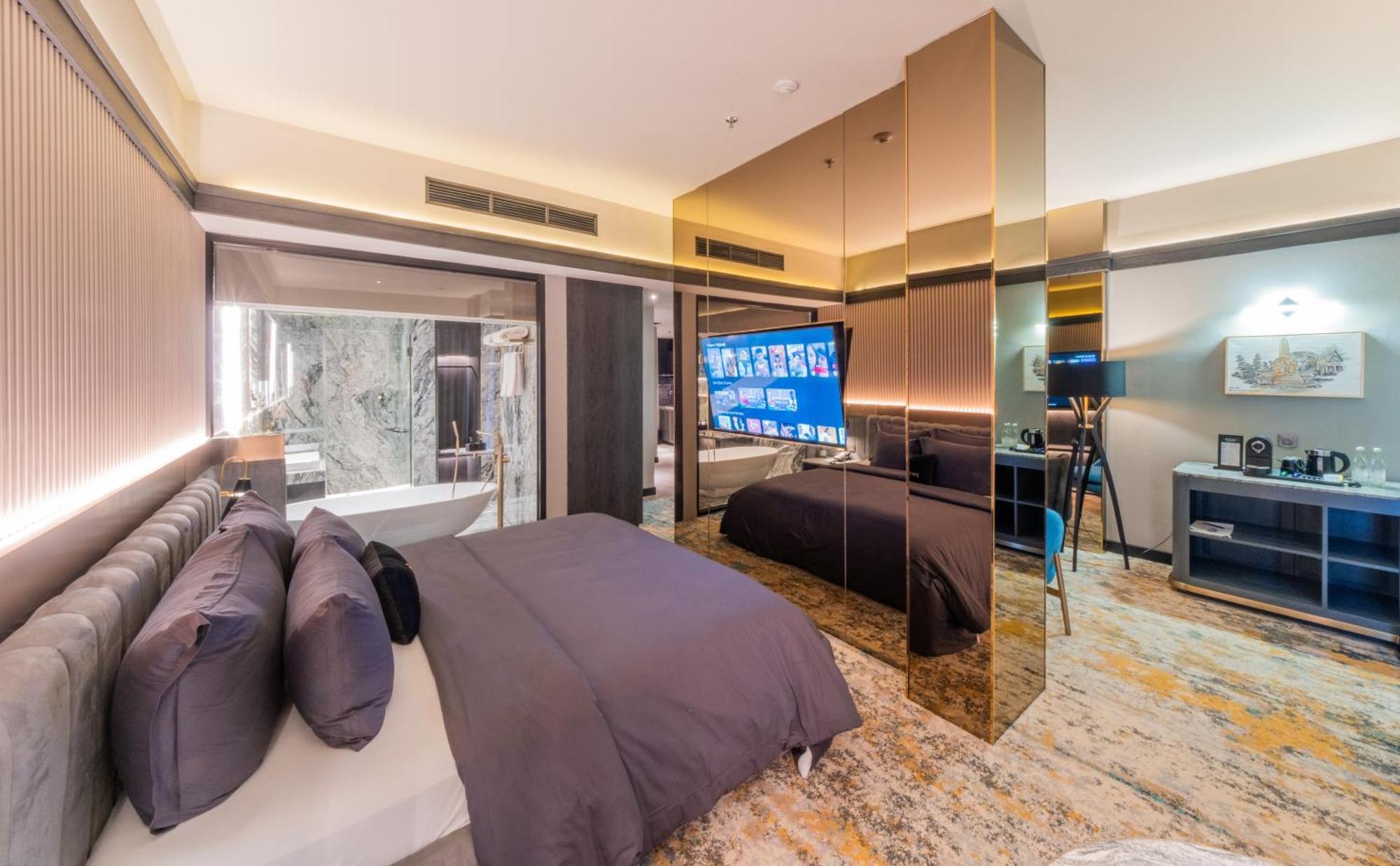 The All - Suite Pentacity Hotel Balikpapan Exterior photo