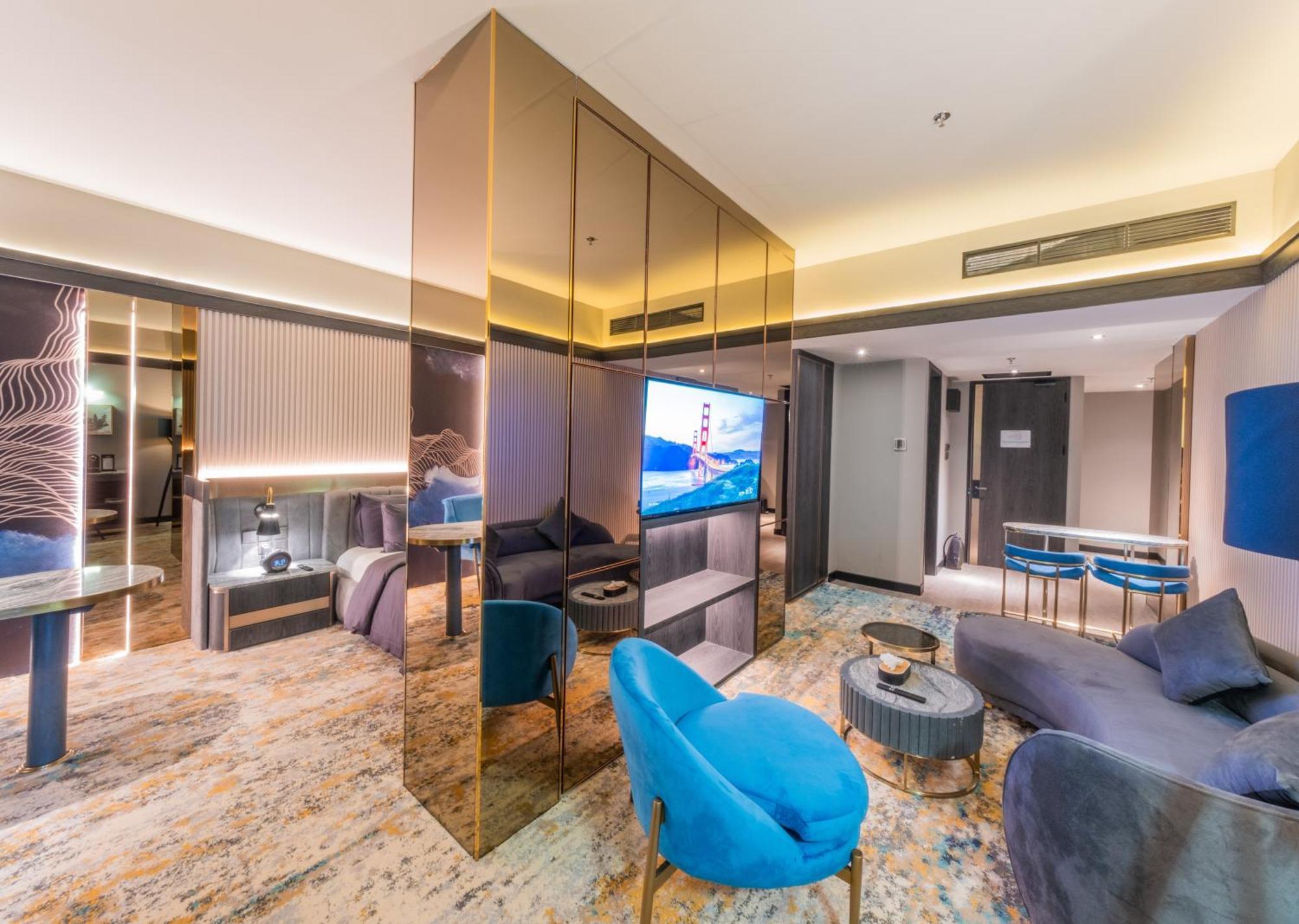 The All - Suite Pentacity Hotel Balikpapan Exterior photo