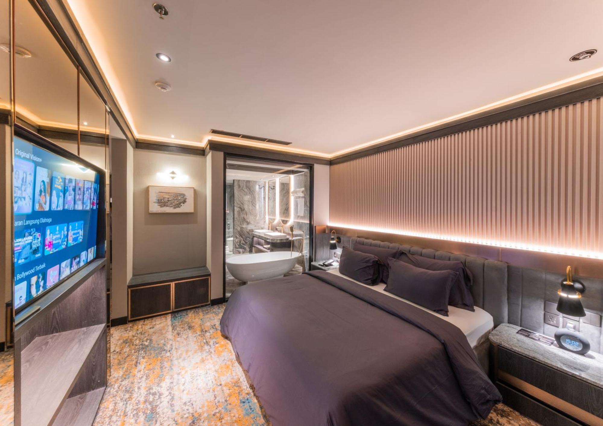 The All - Suite Pentacity Hotel Balikpapan Exterior photo