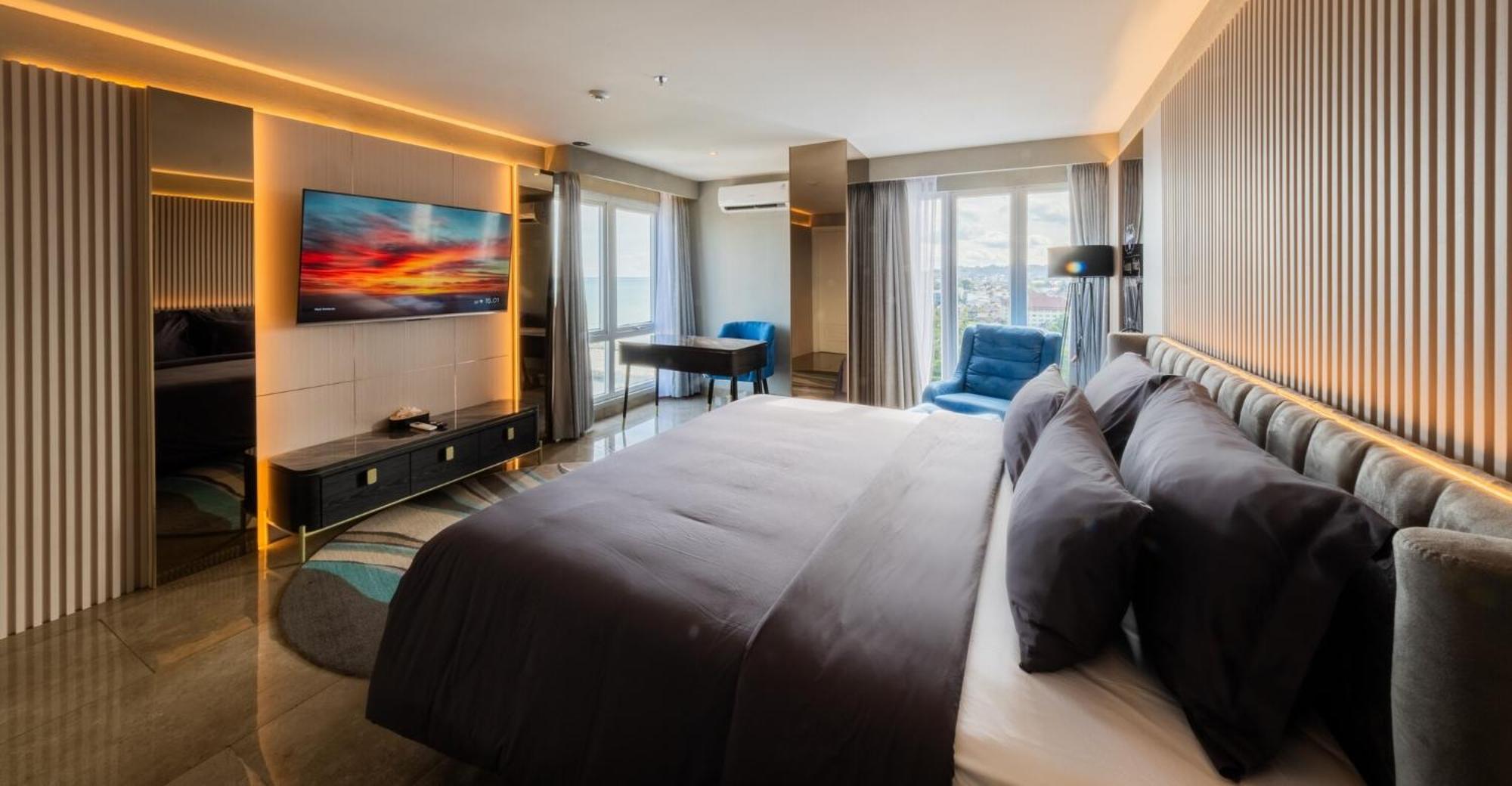 The All - Suite Pentacity Hotel Balikpapan Exterior photo