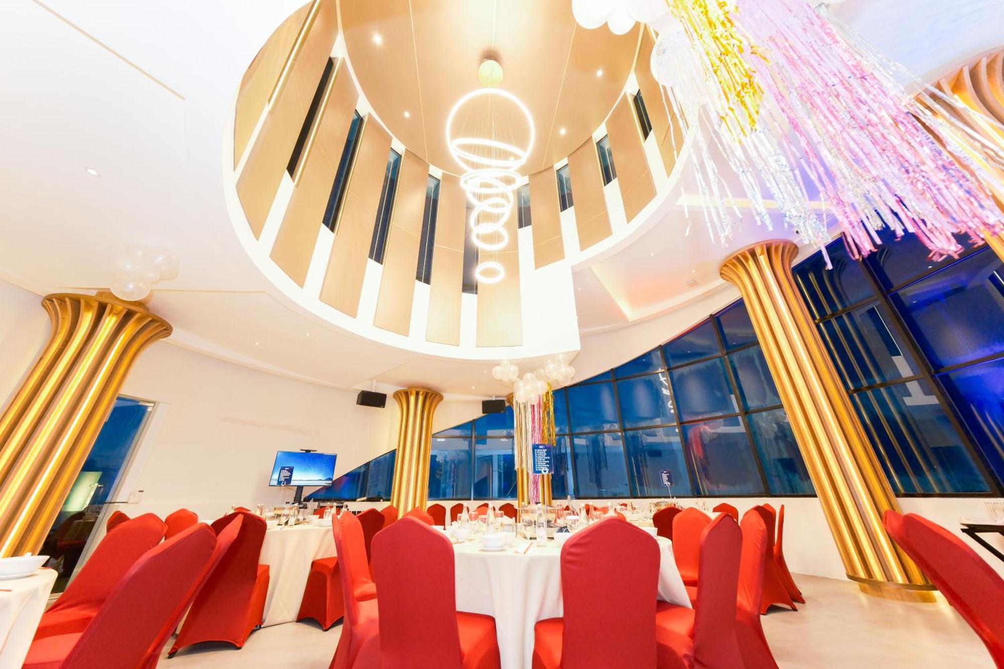 The All - Suite Pentacity Hotel Balikpapan Exterior photo
