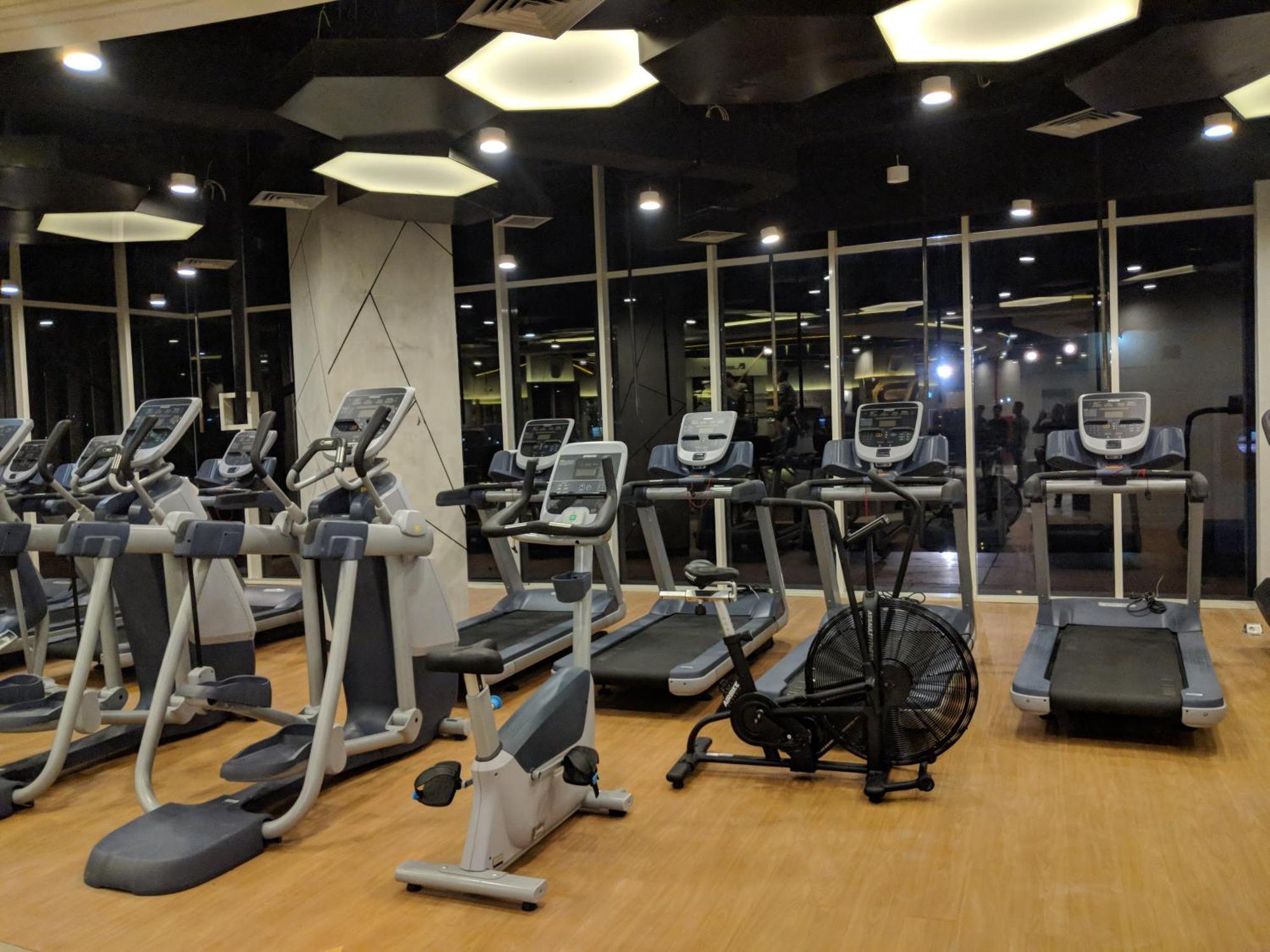 The All - Suite Pentacity Hotel Balikpapan Exterior photo
