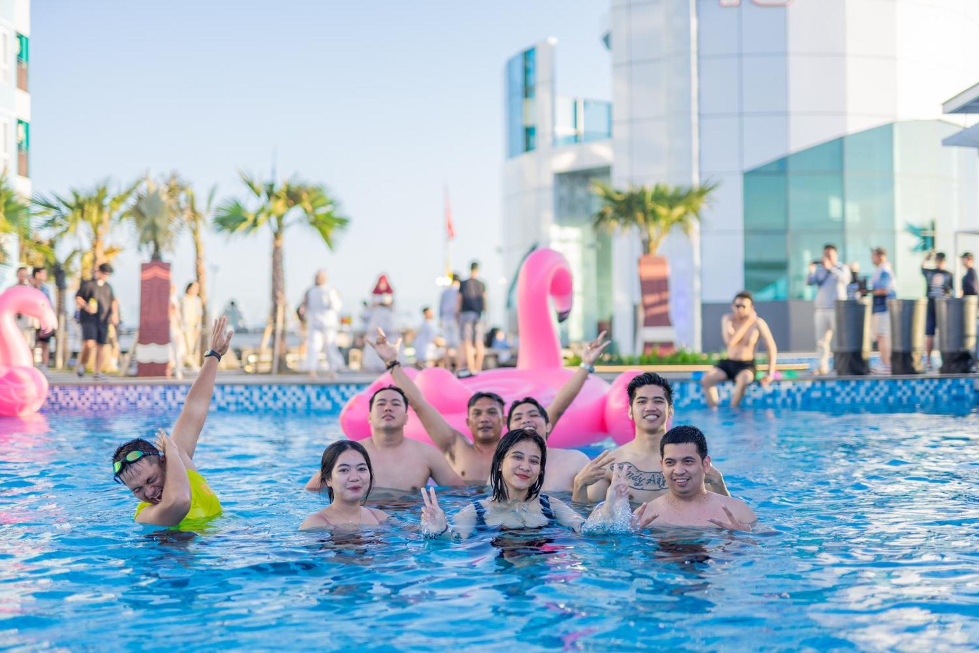 The All - Suite Pentacity Hotel Balikpapan Exterior photo