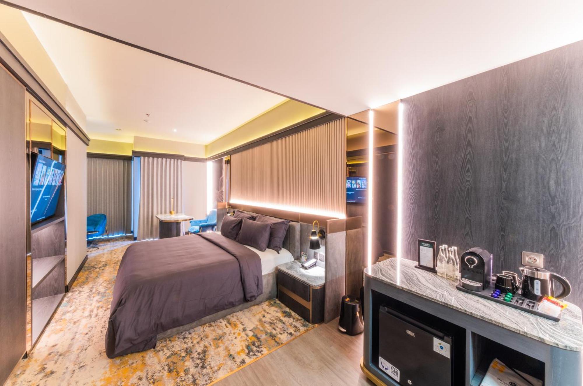 The All - Suite Pentacity Hotel Balikpapan Exterior photo