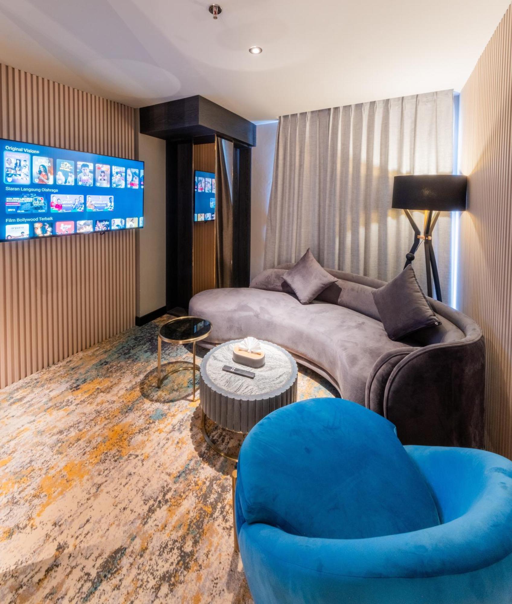 The All - Suite Pentacity Hotel Balikpapan Exterior photo
