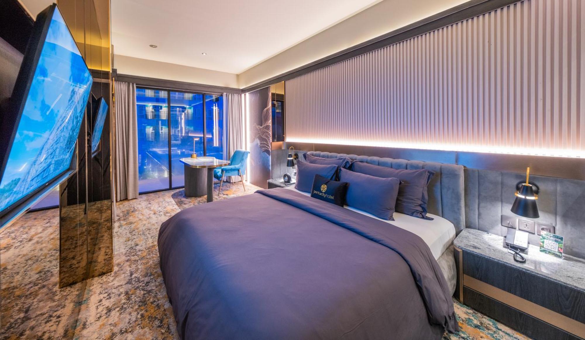 The All - Suite Pentacity Hotel Balikpapan Exterior photo